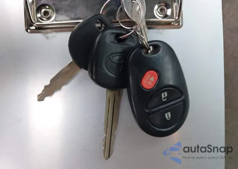 2008 Toyota Tacoma Base V6 z USA, uszkodzony, nr VIN 5TEMU52NX8Z481530